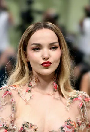 Dove Cameron OnlyFans Leaked Free Thumbnail Picture - #LzvsciD1De