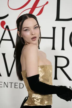 Dove Cameron OnlyFans Leaked Free Thumbnail Picture - #Q5x9YfnnAq