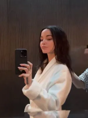 Dove Cameron OnlyFans Leaked Free Thumbnail Picture - #W627usF055
