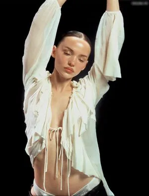 Dove Cameron OnlyFans Leaked Free Thumbnail Picture - #jnz8Ycnt98