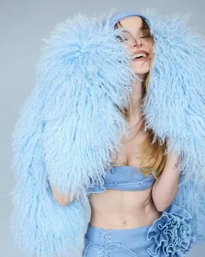 Dove Cameron OnlyFans Leaked Free Thumbnail Picture - #rCYro1Z3Ji