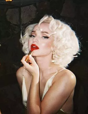 Dove Cameron OnlyFans Leaked Free Thumbnail Picture - #5T37A6AUju