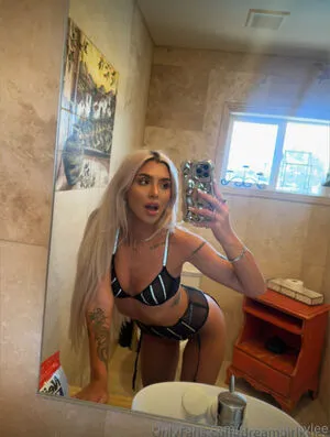 Dreamgirlkylee OnlyFans Leaked Free Thumbnail Picture - #i9DrMpz2HK