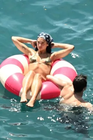 Dua Lipa OnlyFans Leaked Free Thumbnail Picture - #68HKww0Sh8