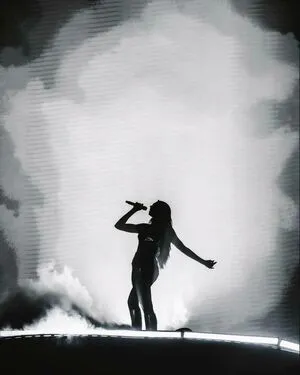 Dua Lipa OnlyFans Leaked Free Thumbnail Picture - #6Rm5pB3AJ7