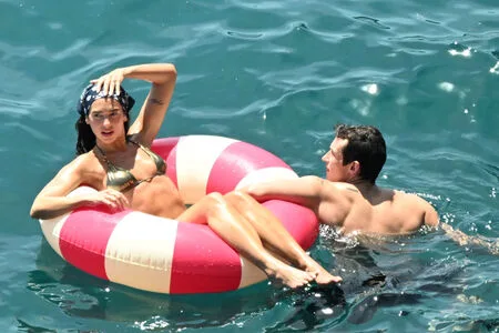 Dua Lipa OnlyFans Leaked Free Thumbnail Picture - #Aj9ec6jb78