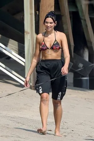 Dua Lipa OnlyFans Leaked Free Thumbnail Picture - #BM2inPOEFE