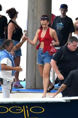 Dua Lipa OnlyFans Leaked Free Thumbnail Picture - #BbGwePJ4LA