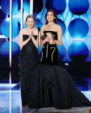 Dua Lipa OnlyFans Leaked Free Thumbnail Picture - #Blkd27FpIt