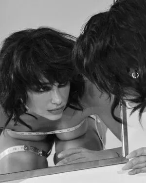 Dua Lipa OnlyFans Leaked Free Thumbnail Picture - #D5p3JLG6Pf