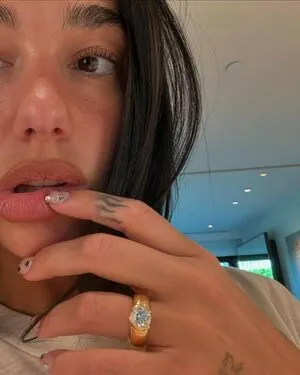 Dua Lipa OnlyFans Leaked Free Thumbnail Picture - #FPsUpTodLr