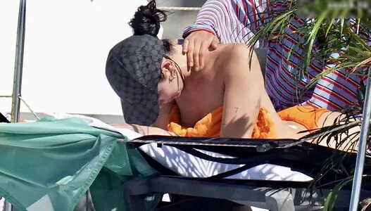 Dua Lipa OnlyFans Leaked Free Thumbnail Picture - #OCObUNIsVz