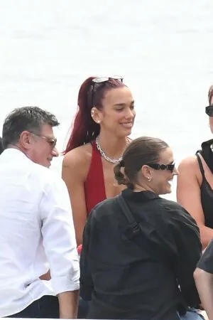 Dua Lipa OnlyFans Leaked Free Thumbnail Picture - #S7P01pdR1i