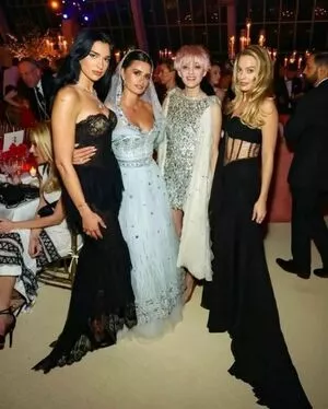 Dua Lipa OnlyFans Leaked Free Thumbnail Picture - #XxPa381sr6