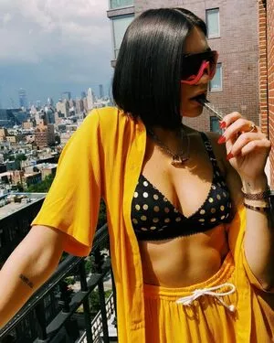 Dua Lipa OnlyFans Leaked Free Thumbnail Picture - #YhSFJGF106