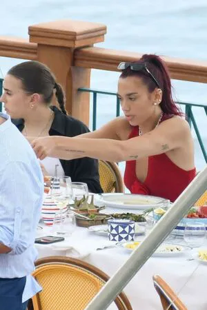 Dua Lipa OnlyFans Leaked Free Thumbnail Picture - #kwQVQ2QGls