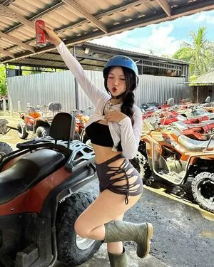 Duyenn Hipp OnlyFans Leaked Free Thumbnail Picture - #4U1J705OVz