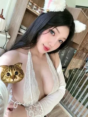 Duyenn Hipp OnlyFans Leaked Free Thumbnail Picture - #gJYgR6Y3Bj