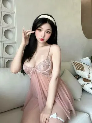 Duyenn Hipp OnlyFans Leaked Free Thumbnail Picture - #hNMta5P7km