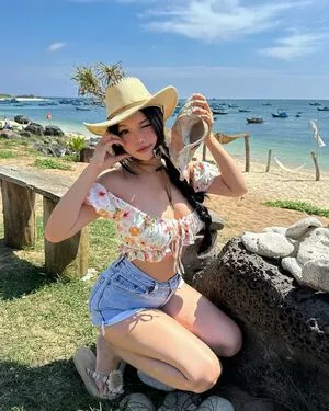 Duyenn Hipp OnlyFans Leaked Free Thumbnail Picture - #wVkorpcTUR