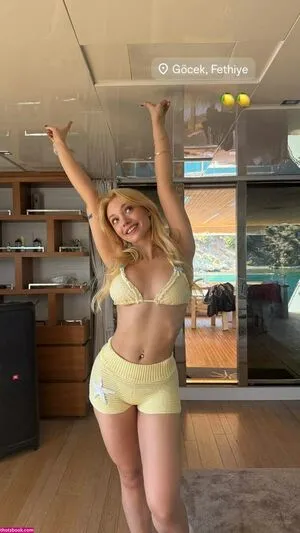 Duygu German OnlyFans Leaked Free Thumbnail Picture - #feoCOwKDPl