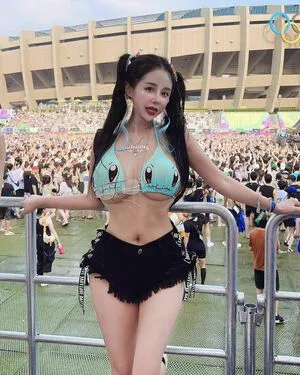 E Luda Glamorous OnlyFans Leaked Free Thumbnail Picture - #DrmFxe70zc