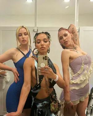 Eartheater OnlyFans Leaked Free Thumbnail Picture - #1fbcLBROD2