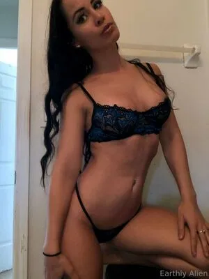 Earthlyalien OnlyFans Leaked Free Thumbnail Picture - #Qq17bw7pht