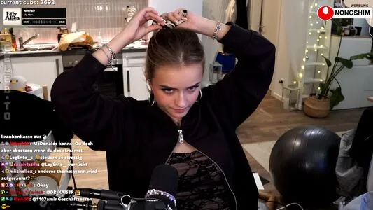 Easyemi OnlyFans Leaked Free Thumbnail Picture - #1dasJOlh5H