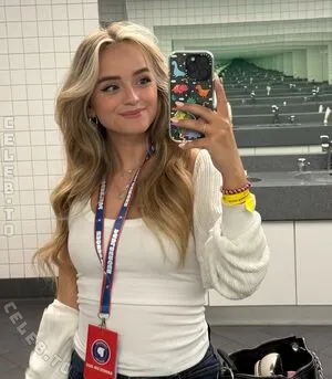 Easyemi OnlyFans Leaked Free Thumbnail Picture - #NQkyY3iEAC