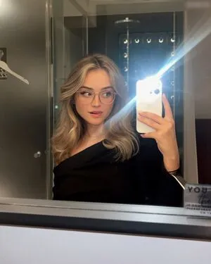 Easyemi OnlyFans Leaked Free Thumbnail Picture - #OU7Hy53ROB