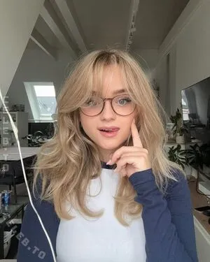 Easyemi OnlyFans Leaked Free Thumbnail Picture - #YUKyk6OFHI