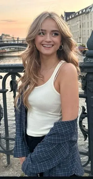 Easyemi OnlyFans Leaked Free Thumbnail Picture - #dz3OFChWam