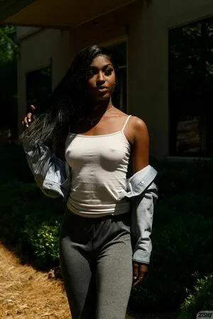 Ebony Jones OnlyFans Leaked Free Thumbnail Picture - #gMkRvXM047