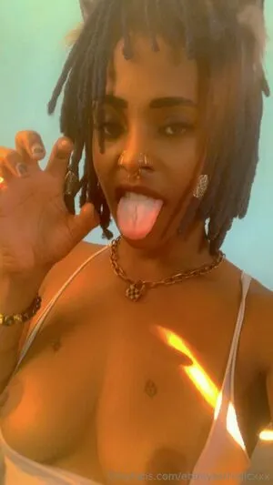 Ebonyastheticxxx OnlyFans Leaked Free Thumbnail Picture - #XVyYJJC7xq