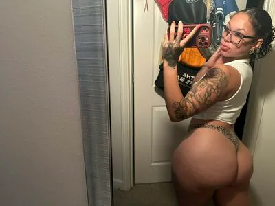 Ebonymariaaaa OnlyFans Leaked Free Thumbnail Picture - #4HTbf32s8c