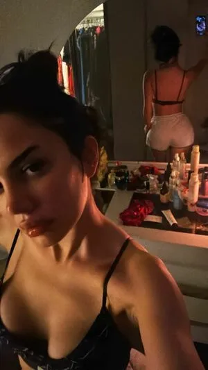 Ece Ronay OnlyFans Leaked Free Thumbnail Picture - #5i06xcZWVk