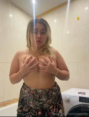 Eeemily OnlyFans Leaked Free Thumbnail Picture - #bkroQNLBFD