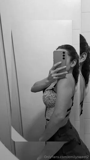 Eeemilys22 OnlyFans Leaked Free Thumbnail Picture - #gSWc2SkAic