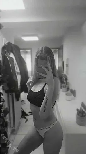 Einfach Louise OnlyFans Leaked Free Thumbnail Picture - #ChTwyP32IL