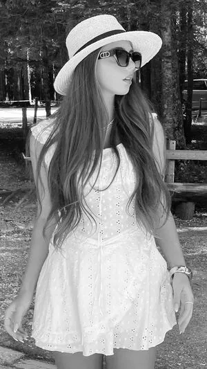 Ela Be Eri OnlyFans Leaked Free Thumbnail Picture - #AwLeymlSui