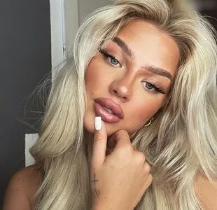Elaine Victoria OnlyFans Leaked Free Thumbnail Picture - #zeAzvchf51