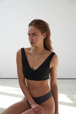 Elena Carrire OnlyFans Leaked Free Thumbnail Picture - #4apJ89y45i