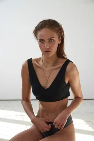 Elena Carrire OnlyFans Leaked Free Thumbnail Picture - #LiPRxMVEsX