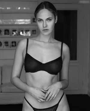 Elena Carrire OnlyFans Leaked Free Thumbnail Picture - #TcdjBAyai1