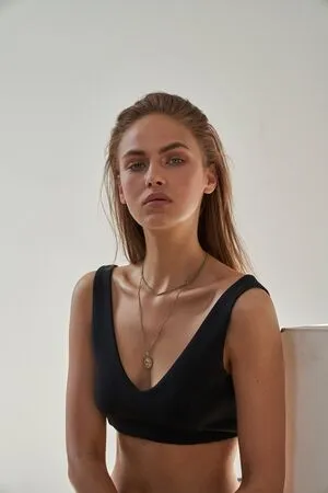 Elena Carrire OnlyFans Leaked Free Thumbnail Picture - #cdBgjyh4ph