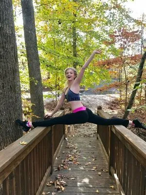 Elena Kampouris OnlyFans Leaked Free Thumbnail Picture - #Burp85uJs1