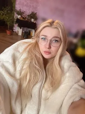 Elena Kyalviyainen OnlyFans Leaked Free Thumbnail Picture - #p3JiNYH4g6