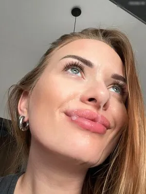 Elena Rebelle OnlyFans Leaked Free Thumbnail Picture - #dbE8ZK51Nl