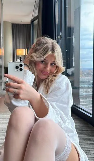 Elena Zoe OnlyFans Leaked Free Thumbnail Picture - #4CPwDaxoVU